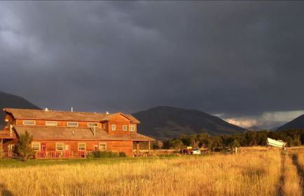 Remote Six-Bedroom Lodge for Rent near the Chico Hot Springs, Montana - Photo 6