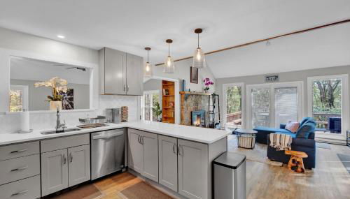 Nature's Paradise with Hot Tub and Fire Pit - Foto 5, dishwasher