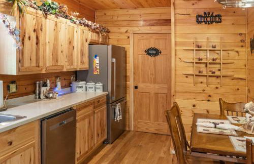 Mountain Views - Firepit - Gas Fireplace - Sleeps 15 - Foto 22