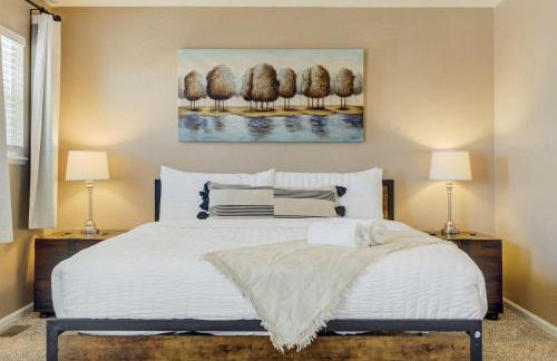 Silver Outpost Near Peterson SFB & Game Lounge - Foto 30