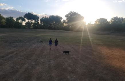 River RV, Romance Glamping Pup Paradise Riverside - Foto 18