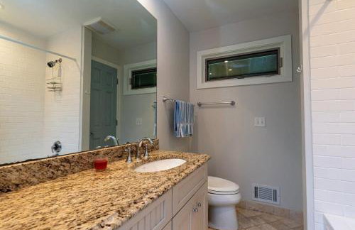 Beach View Cottage - On the Lake - Foto 25