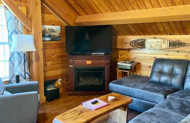 Spacious Salmon River Waterfront Lodge for 6 - Foto 17