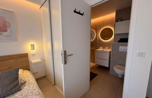 Charmant apt calme - proche plage et aéroport - climatisé - parking privé gratuit - Foto 17