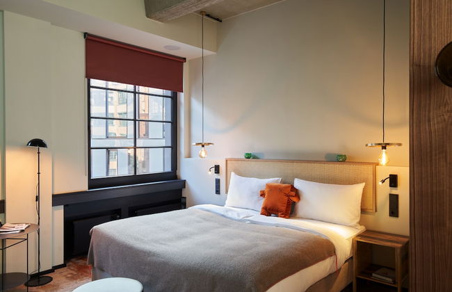 Hood House - Photo 18