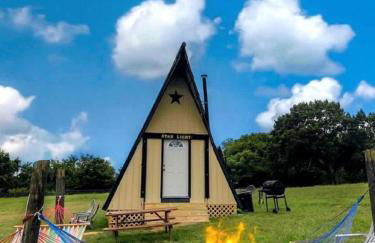 Rustic Farm Cabin with Fire Pit, WiFi & Breakfast Near Nashville - Foto 4