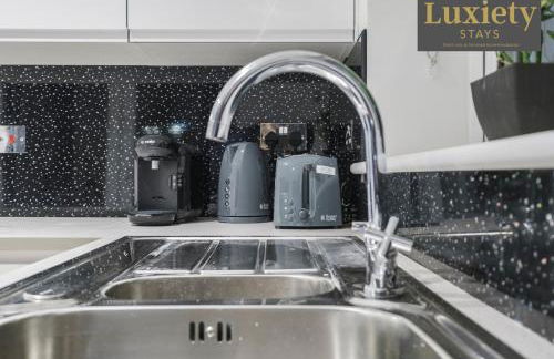 Stylish & Elegant 1BR City Centre near High Street - Foto 71