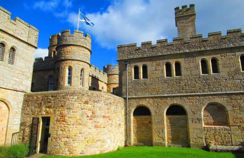 Huge 4 Bed Apt - Perfect Base to Explore The Borders - Foto 8