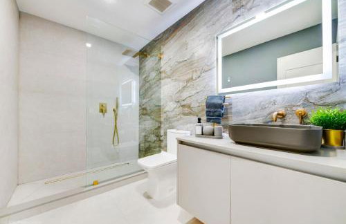 The World's Mansion - Game Room, 9 Bedrooms, HtdPool, Mini Golf, BBQ - Foto 27