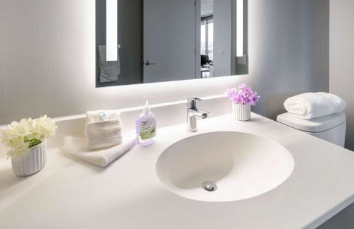 Sophisticated 3BR Suite - New Modern and Luxurious - Photo 21