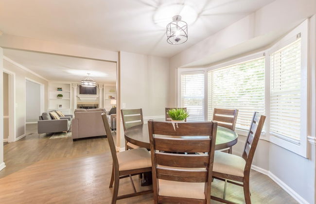 Beautiful Large Newly Renovated 5 Bedroom House - Foto 63