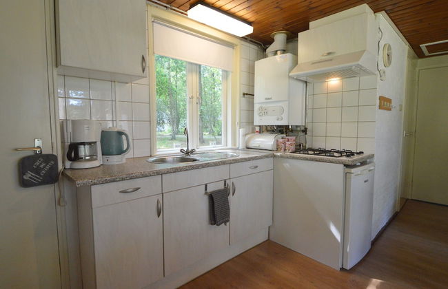 Detached Bungalow With Lovely Covered Terrace - Photo 6