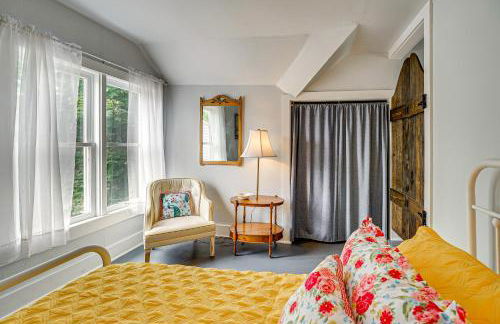 Spacious Vintage Gem with Sunroom in Manistee! - Foto 35