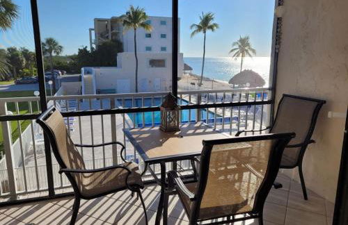 Cozy beachfront oasis, heated pool & ocean views #13 - Foto 1