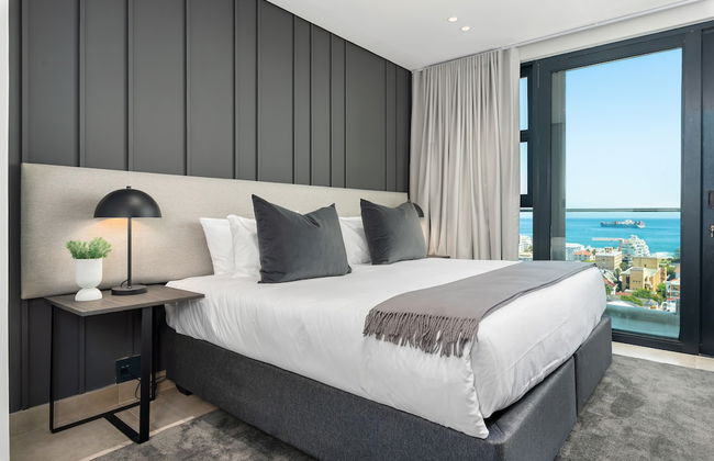 One Calais Luxury Apartments - Photo 37