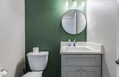 North ATX Paradise Oasis pool w Hot Tub 4BR 2 half BA - Foto 17