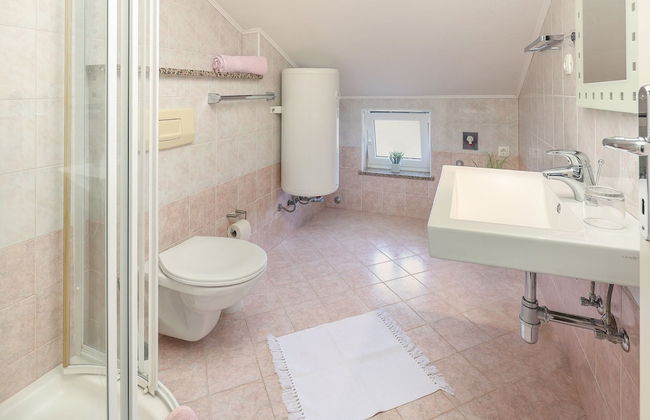 Peaceful Nature Retreat Near Krk Town With BBQ and Parking - Foto 20