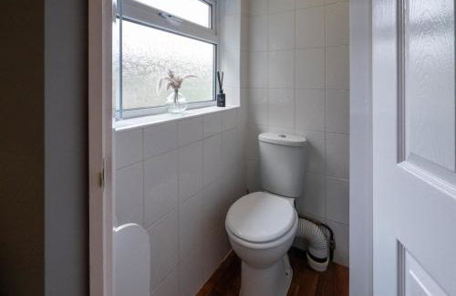 Whole Town House - Town centre! - Photo 6