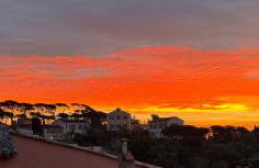 Studio le Nid, vue mer, village et collines avec terrasse - Foto 13