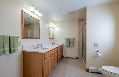 Mountain View Home w/Hot Tub - Close to Downtown! - Foto 10