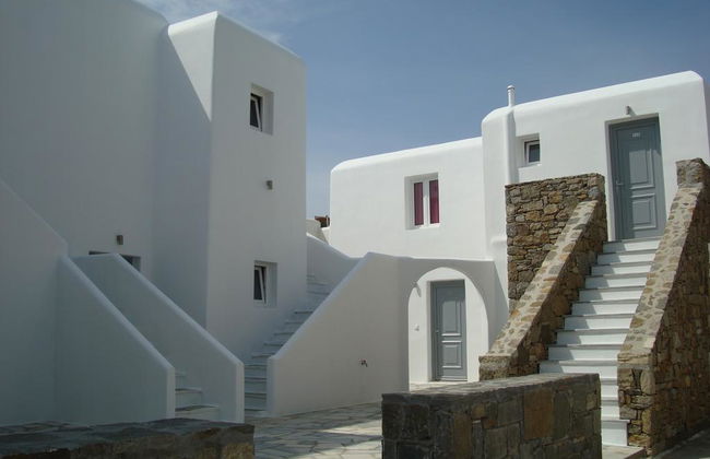 Elena Studios & Suites - Foto 1