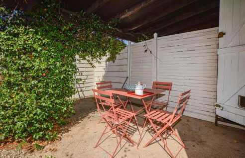 1 Bedroom Gorgeous Home In Venzolasca - Foto 4