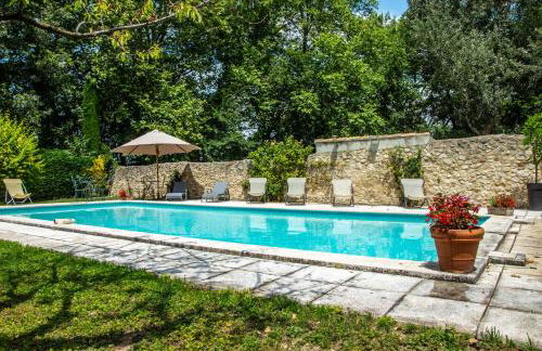 Stunning farmhouse with heated private pool in Provence - Photo 4