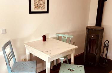 Ruhiges Häuschen am Wald mit Kamin, Terrasse - Foto 1