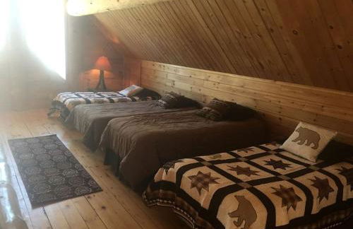 Secluded Log Cabin Nestled in the Woods in Athol, New York - Foto 6