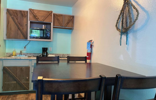 Gold Suites Rentals - Photo 8