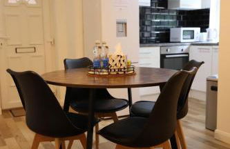 Alexandra Apartment -Secured Parking -2 Bedrooms - Photo 11