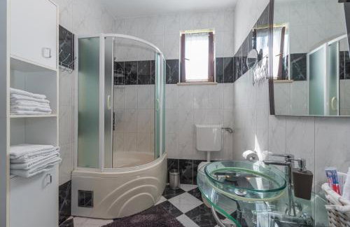 Sunset holiday home with pool and large, mature garden - Foto 24