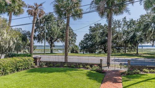 Historic Home Overlooking the Beaufort River Located on Bay St - Sleeps 10 - Foto 4
