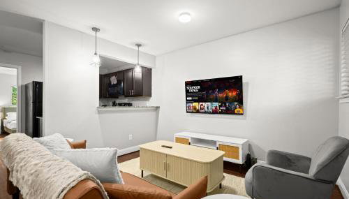 Lux 1BR Apt in North Loop Near UT Free Parking - Foto 1