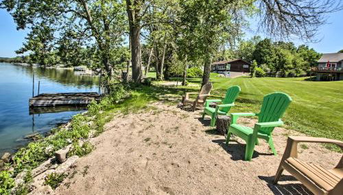 Family Home with Deck, Yard, Dock on Rock River - Foto 2