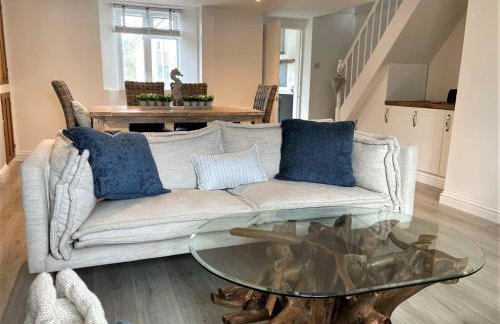 The Little Seahorse - Newly Renovated Cottage 5mins Walk The Beach with Hot Tub - Photo 29