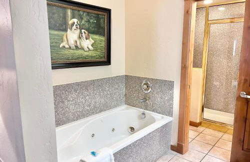 Swiss Zermatt King Suite with Pool Near Park City Ski Resorts - 2049 - Foto 9