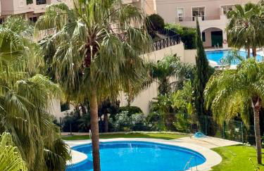 Gorgeous 2 bed Duquesa apartment, 2 pools, easy parking and 2 large balconies, 1 with stunning views - Foto 30