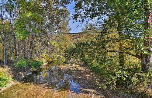 Rural Cabin Hideaway with Fire Pit and Mtn Views! - Foto 23