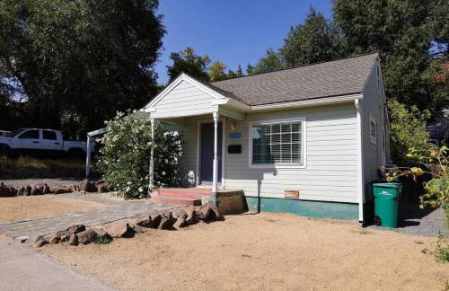 Modern Home In Heart Of Downtown Klamath Falls - Foto 12