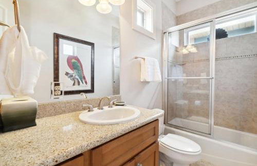 Cozy Beach House, Heated Pool , Fast WiFi - Foto 23