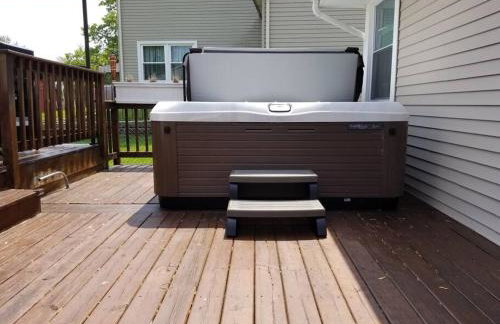 Chain O Lakes Nautical 4Bed 3Bath Waterfront with Bonus Room, Large Deck and Hot Tub - Foto 10