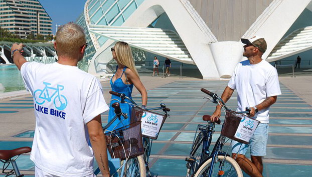 Tour privado de medio día en bicicleta por Valencia - Foto 2