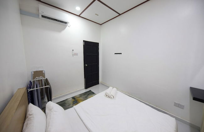 OYO 90976 Pantaistay baturakit - Foto 10