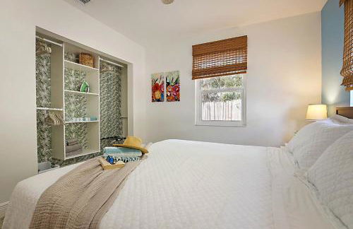 Tropical Escape near Beach! Tons of parking! - Photo 20