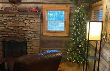 1850s Settlers Cabin at Wethero Ridge - Foto 19