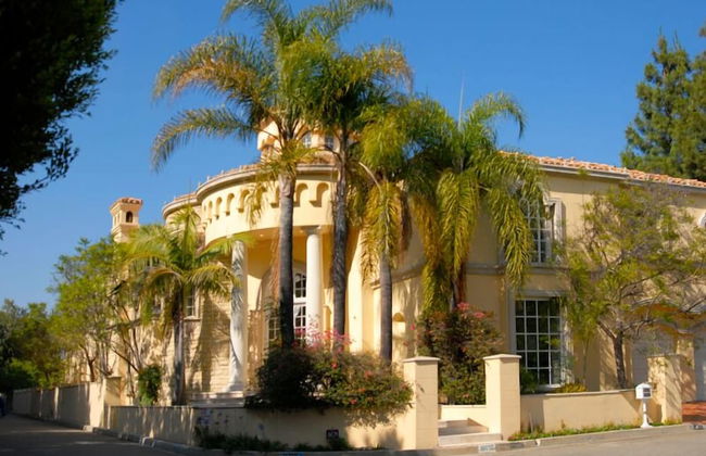 The Stradella Court Mansion - Photo 1