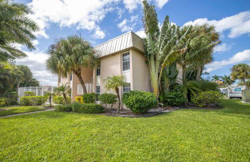 The Village Breeze II - White-sand, Pool, Beaches, Daiquiris, Seafood! - Foto 33