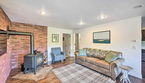 Dreamy Riverside Cabin with Fireplace and Grill - Foto 5