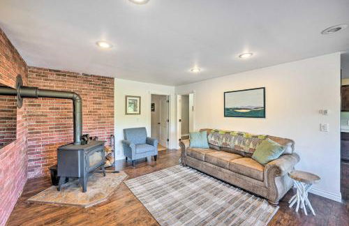 Dreamy Riverside Cabin with Fireplace and Grill - Foto 5